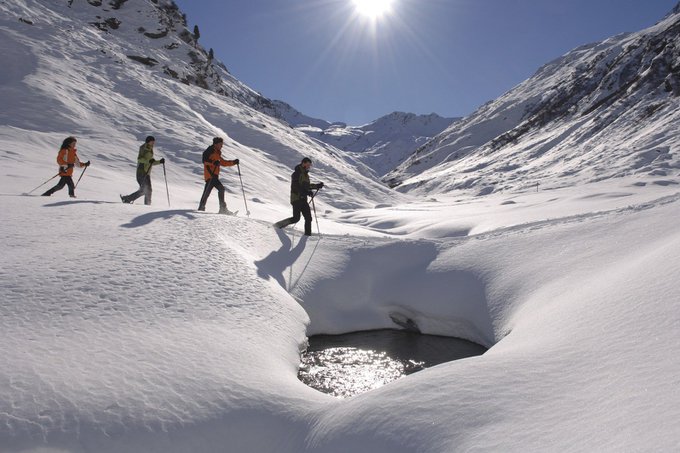 Familienwanderung-Winter